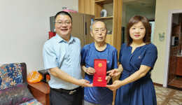 ​光荣在党50年，矢志不渝跟党走